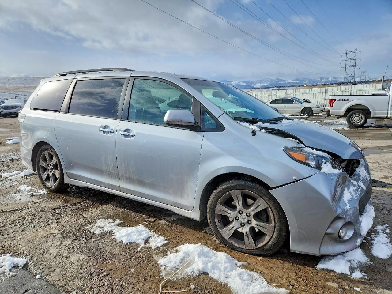 2014 Toyota Sienna Se 8-Passenger - Image 4