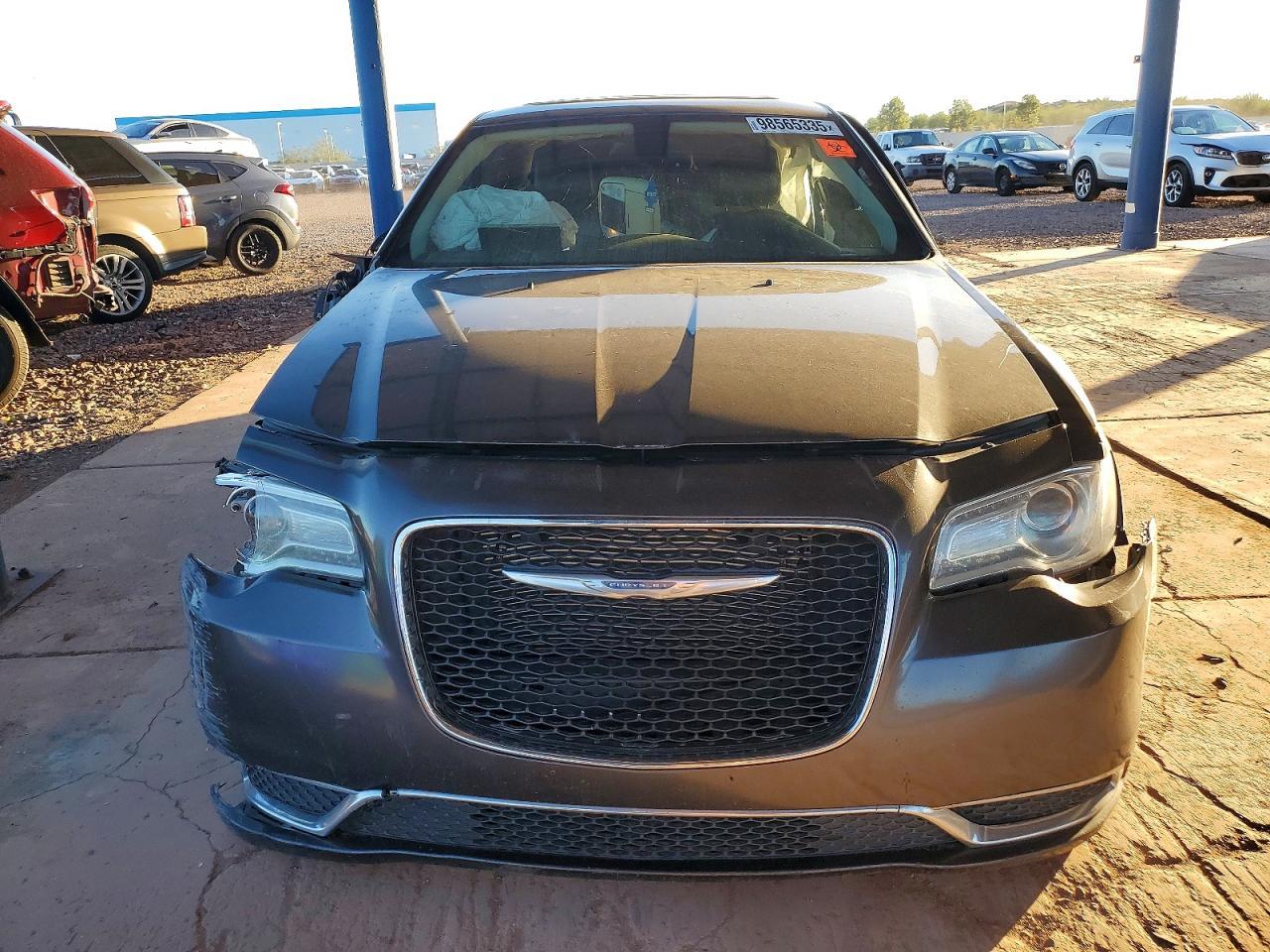 2016 Chrysler 300 Limited - Фото 5
