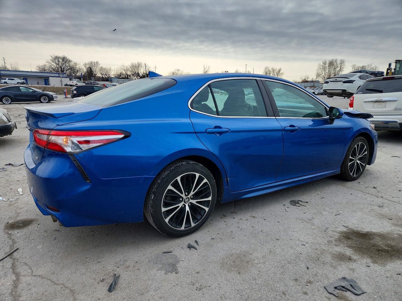 2019 Toyota Camry L - Image 3