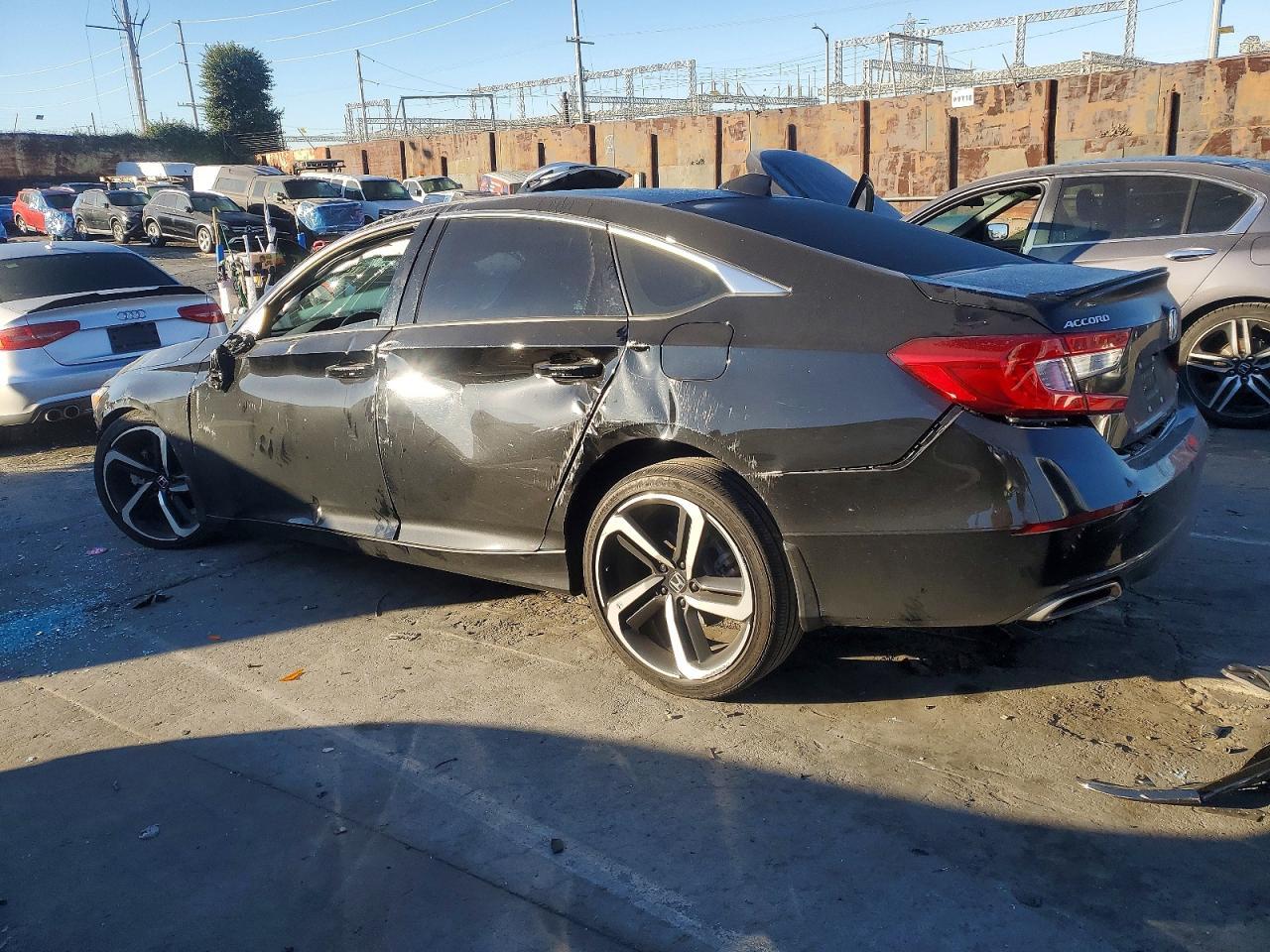 2022 Honda Accord Sport - Фото 2