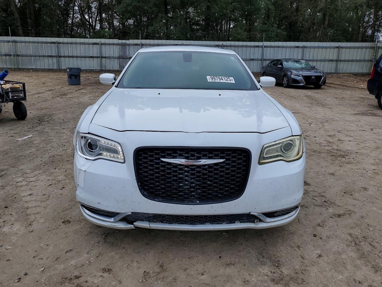 2015 Chrysler 300 Limited - Фото 5