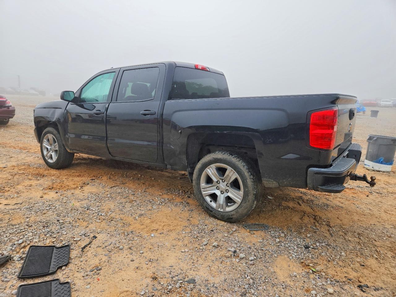 2018 Chevrolet Silverado K1500 Custom - Фото 2