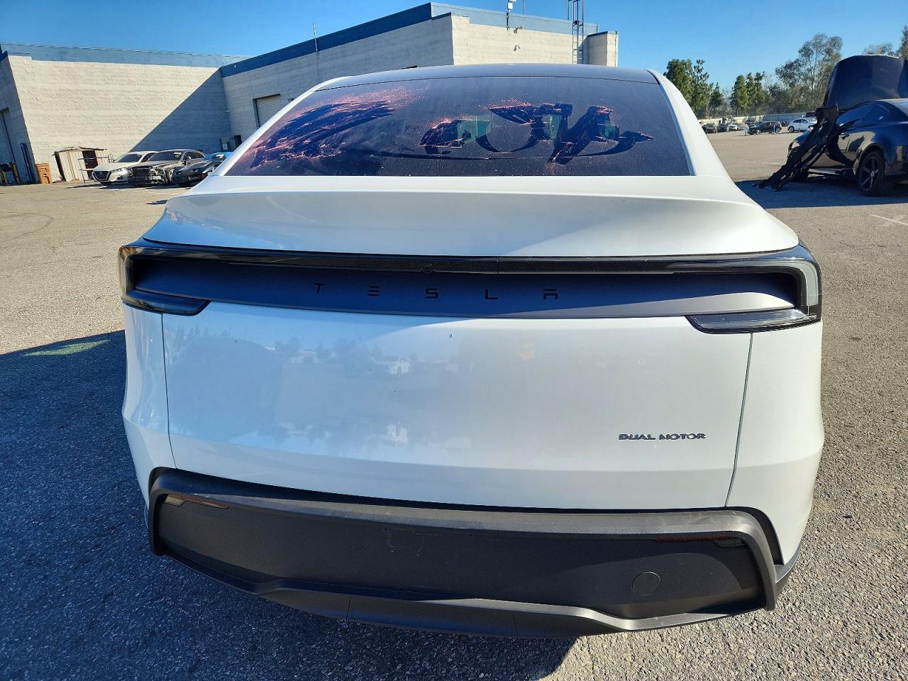 2026 Tesla Model Y - Фото 6