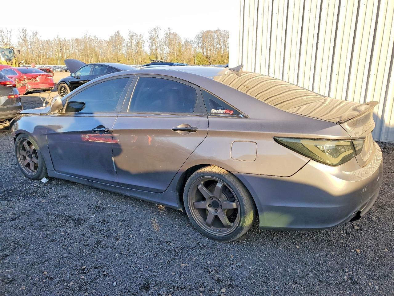 2011 Hyundai Sonata Se - Image 2