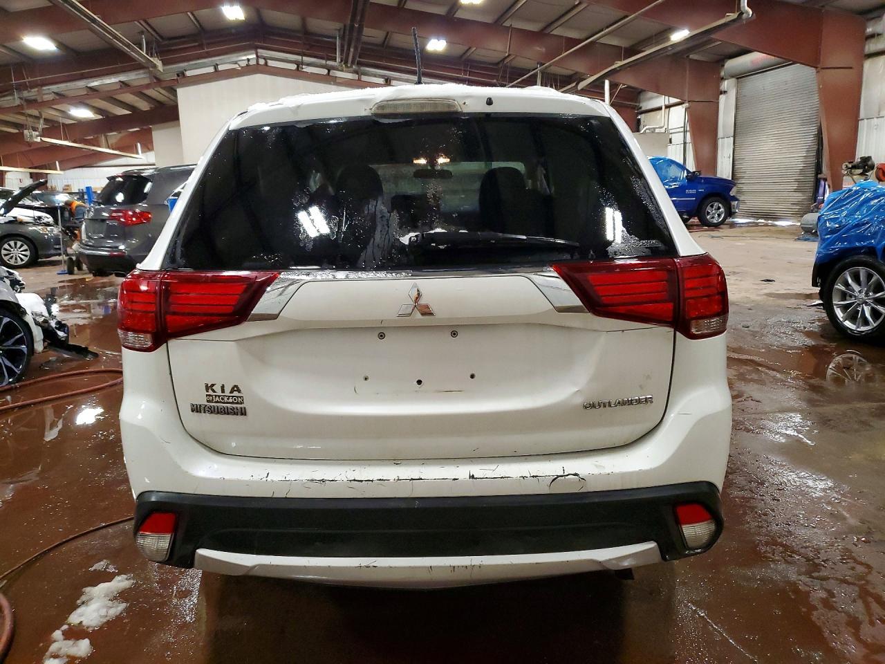 2016 Mitsubishi Outlander Se - Image 6