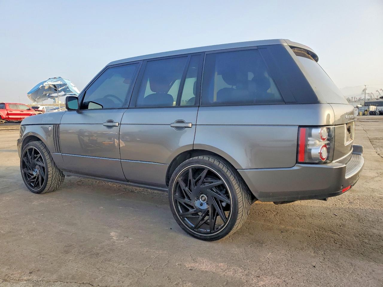 2010 Land Rover Range Rover Hse - Image 2