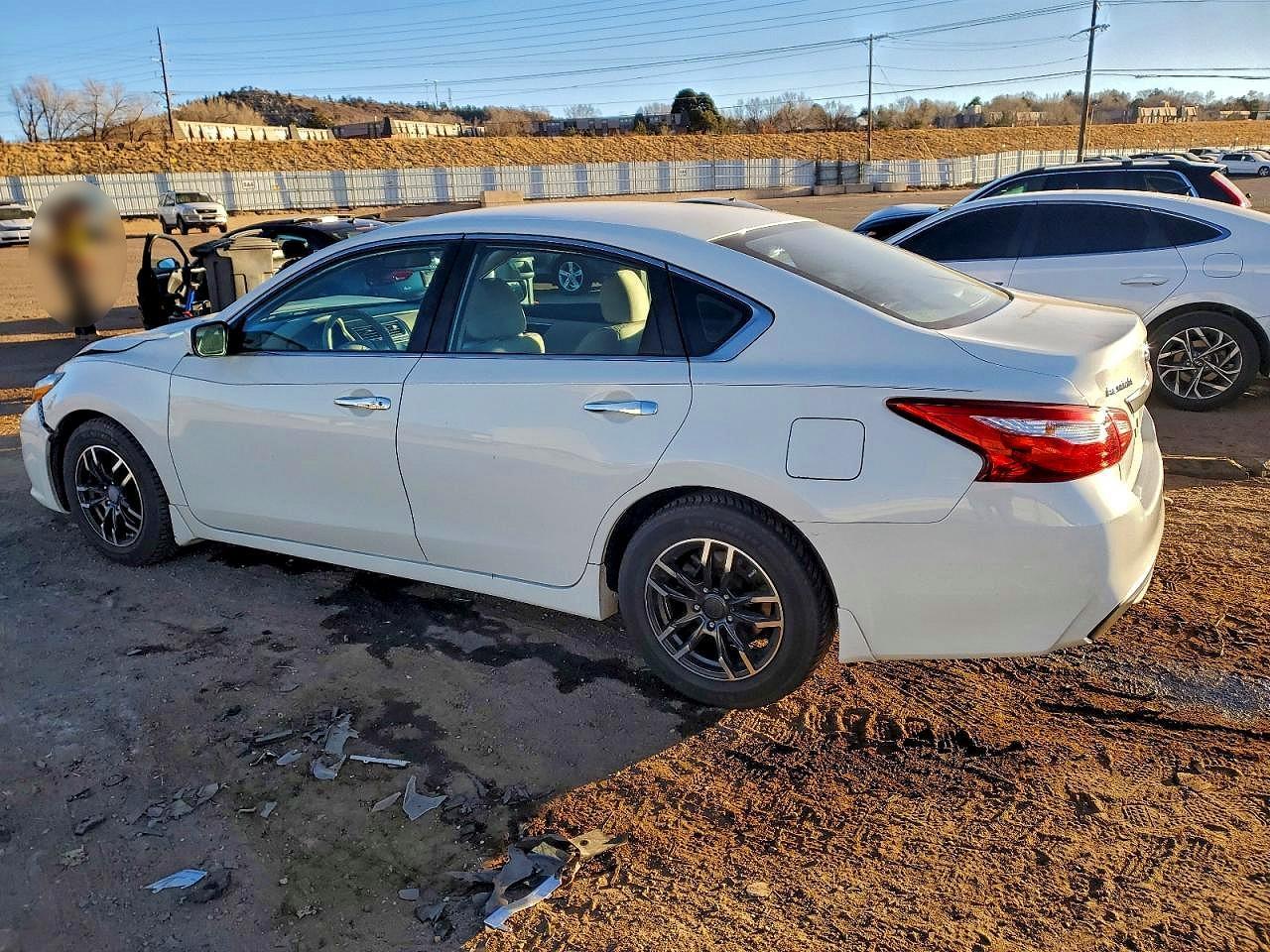 2016 Nissan Altima 2.5 - Фото 2