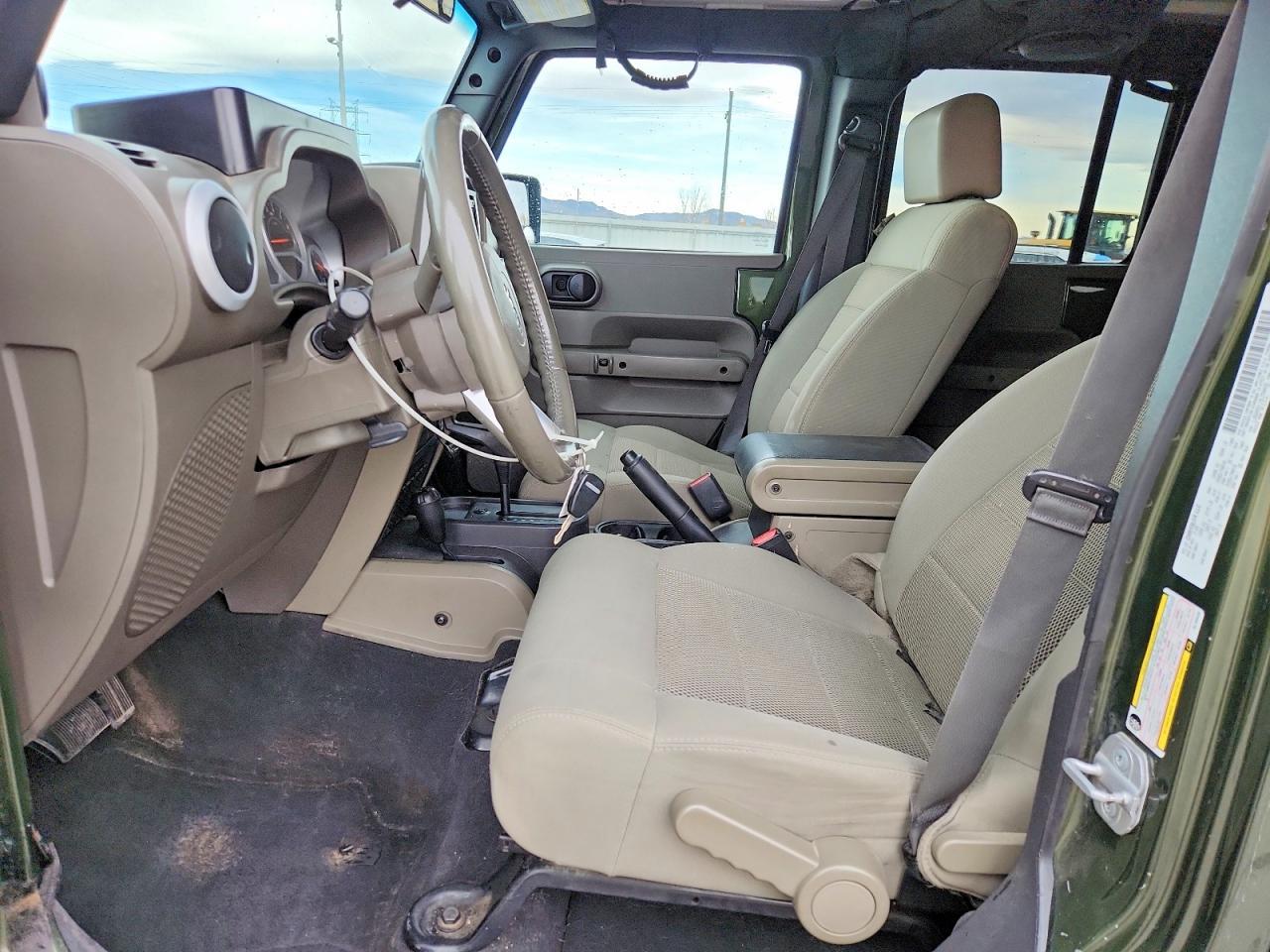 2009 Jeep Wrangler Unlimited Sahara - Image 7