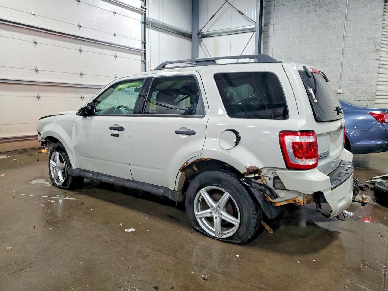 2009 Ford Escape - Image 2