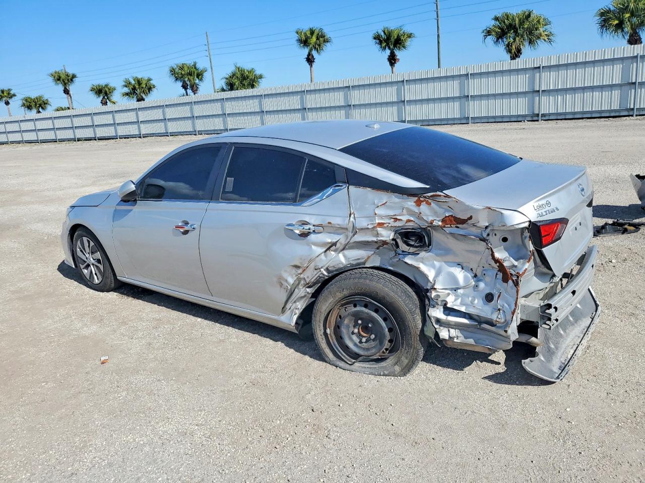 2020 Nissan Altima S - Image 2