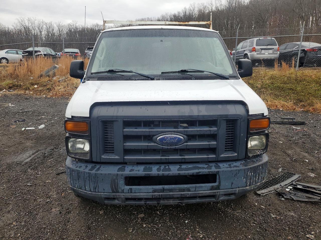 2014 Ford Econoline E250 Van - Фото 5