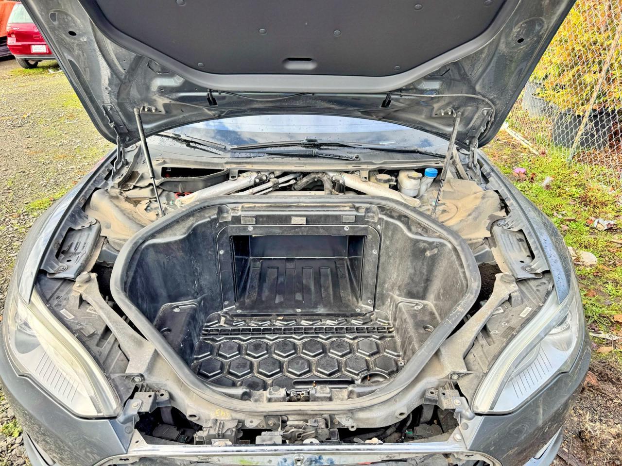 2014 Tesla Model S - Фото 7