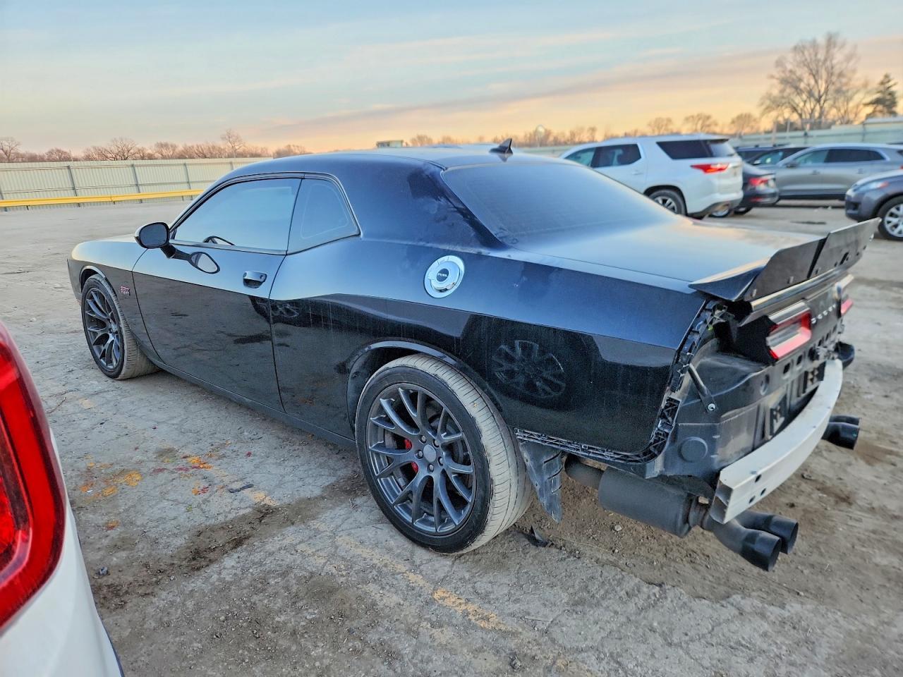 2016 Dodge Challenger Srt 392 - Image 2