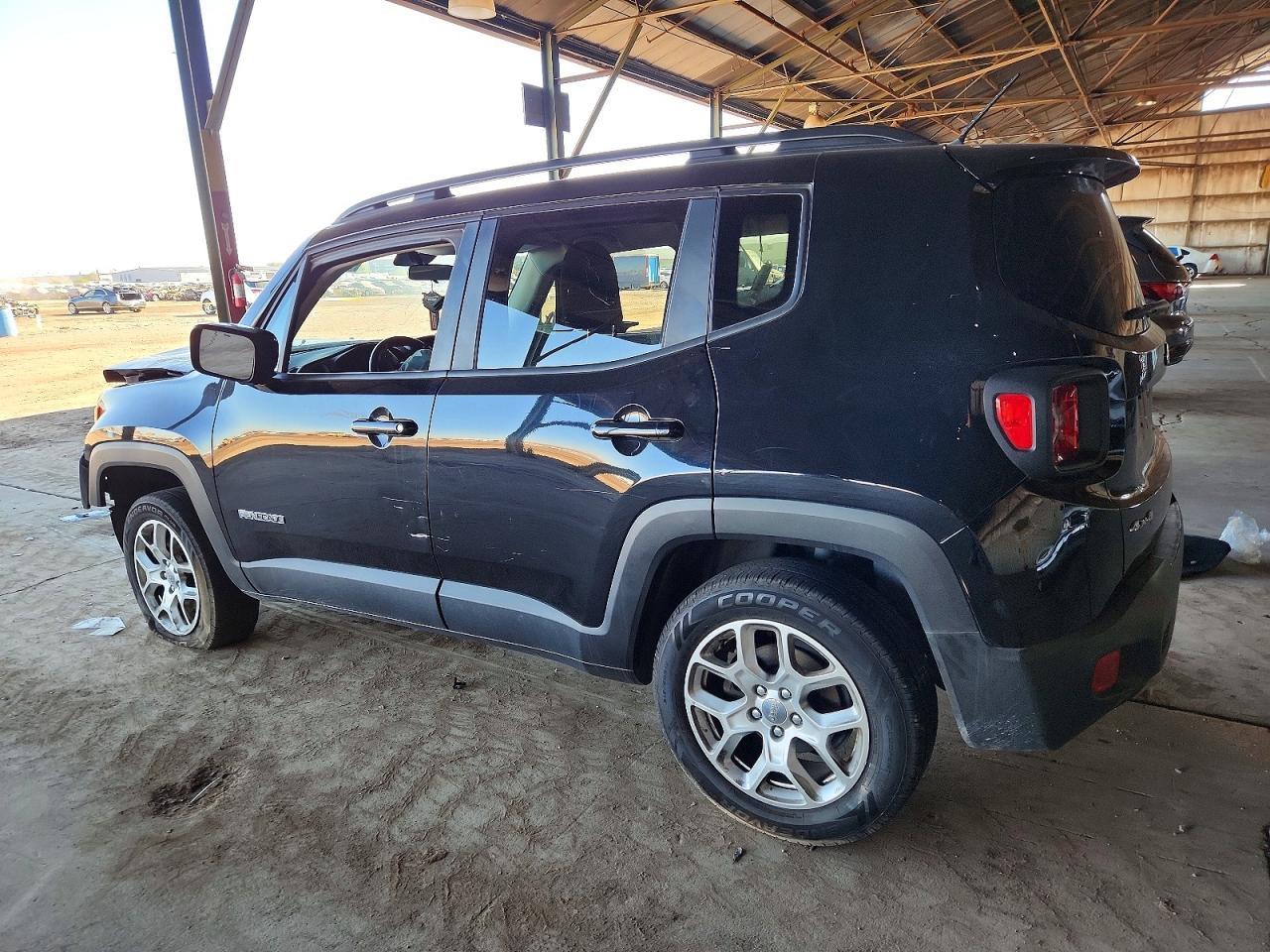 2017 Jeep Renegade Latitude - Image 2