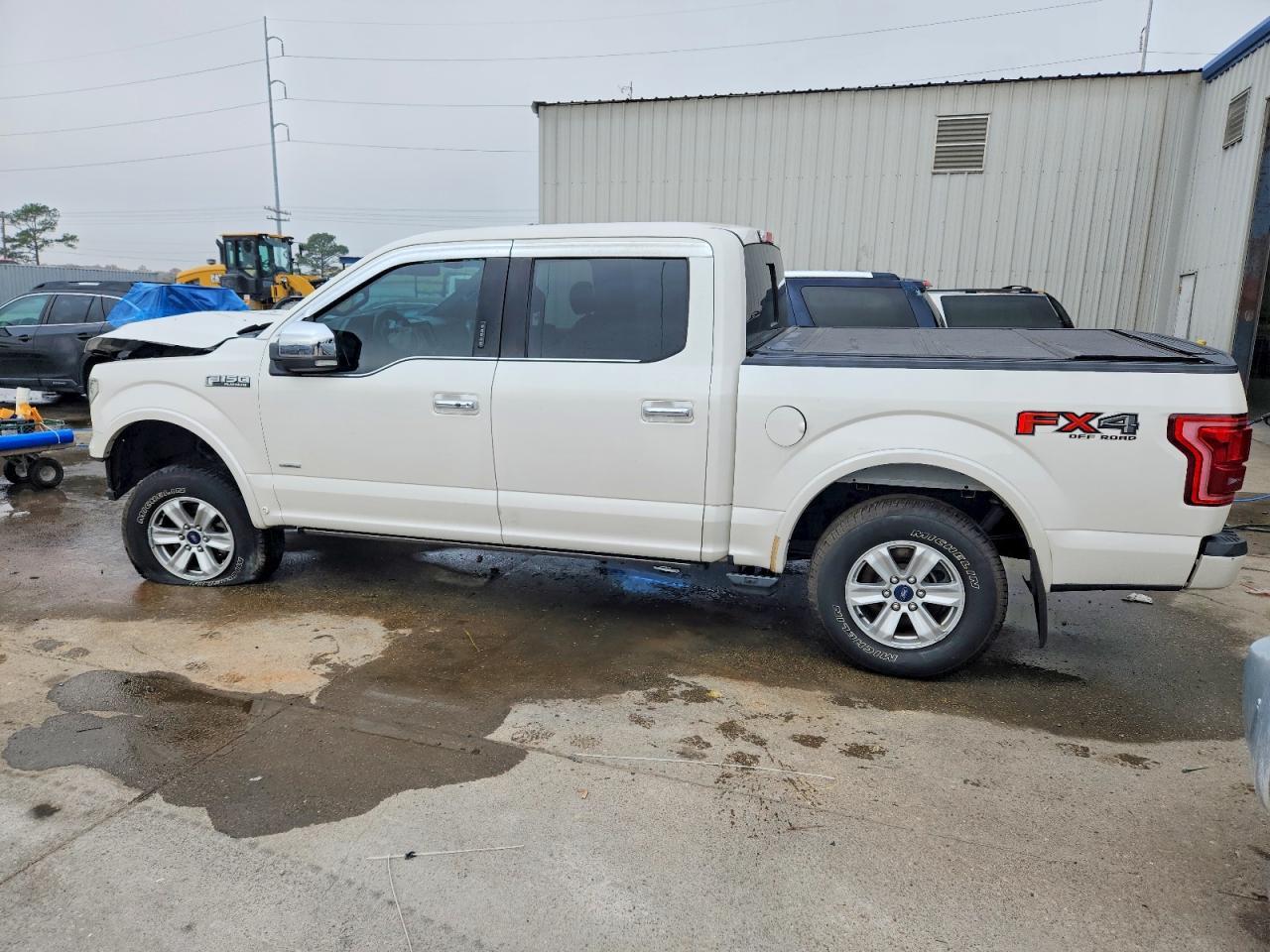 2015 Ford F150 Supercrew - Фото 2