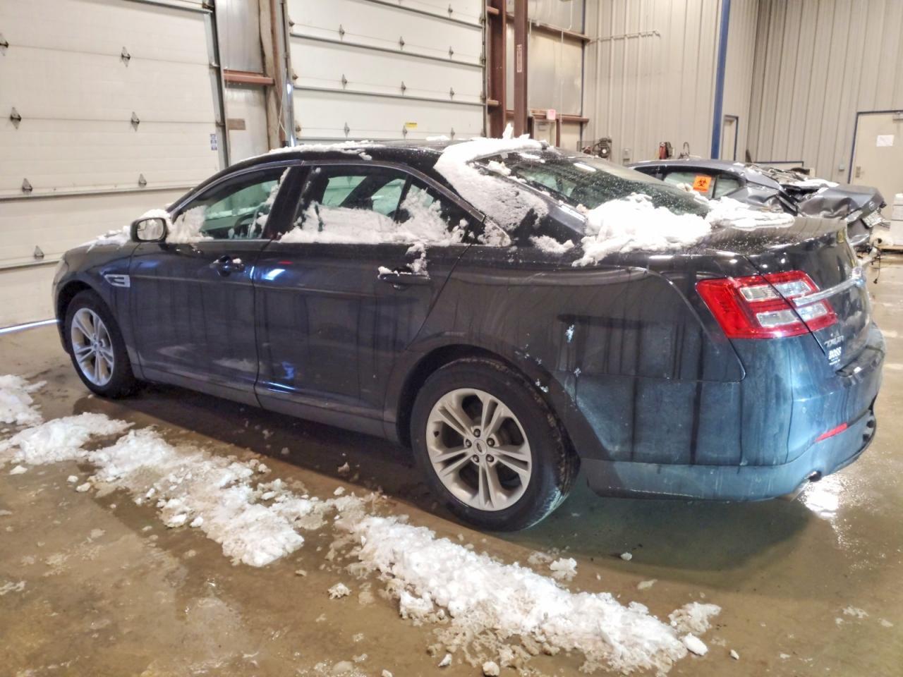 2015 Ford Taurus Sel - Фото 2