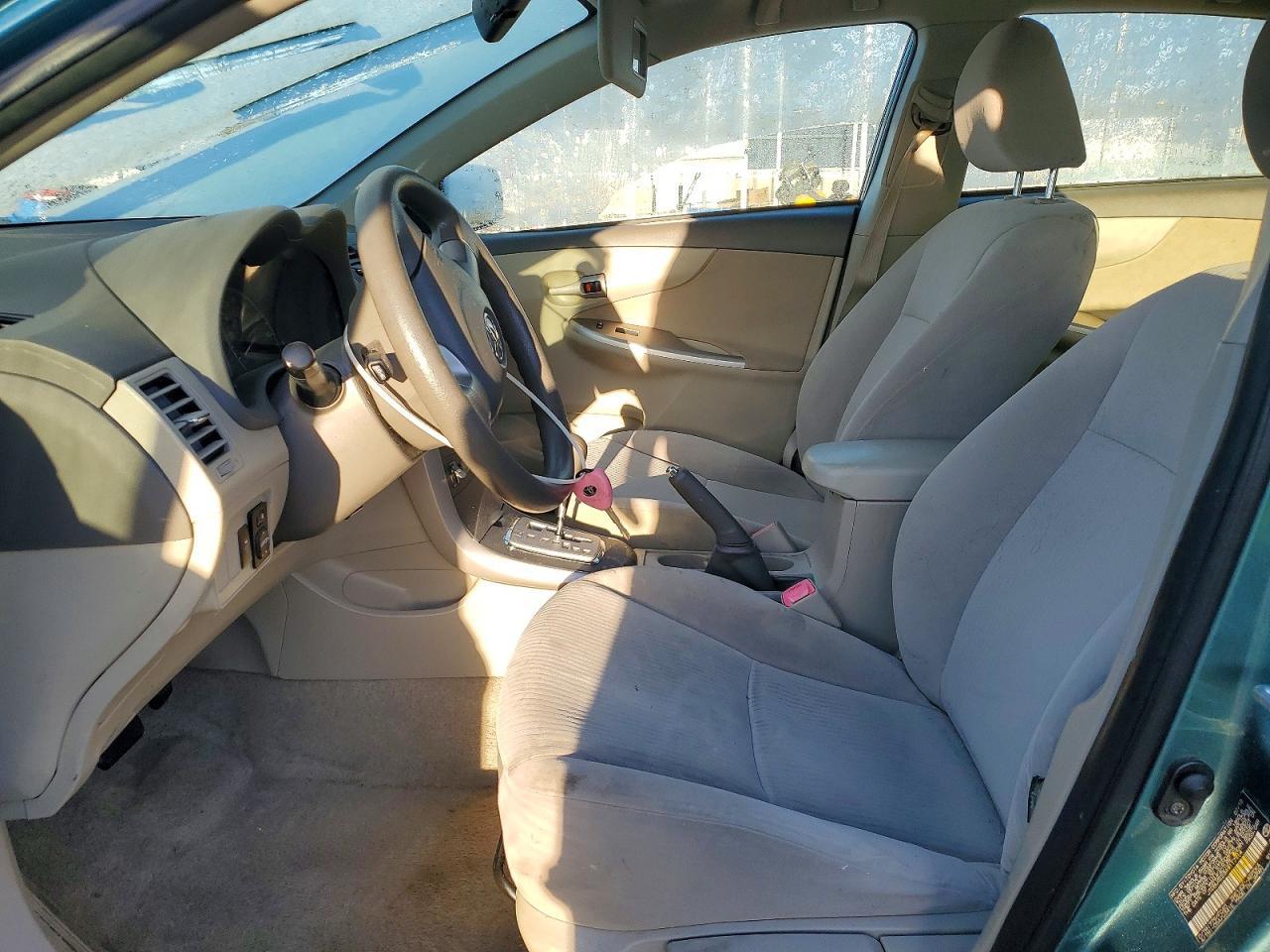 2010 Toyota Corolla Le - Фото 7