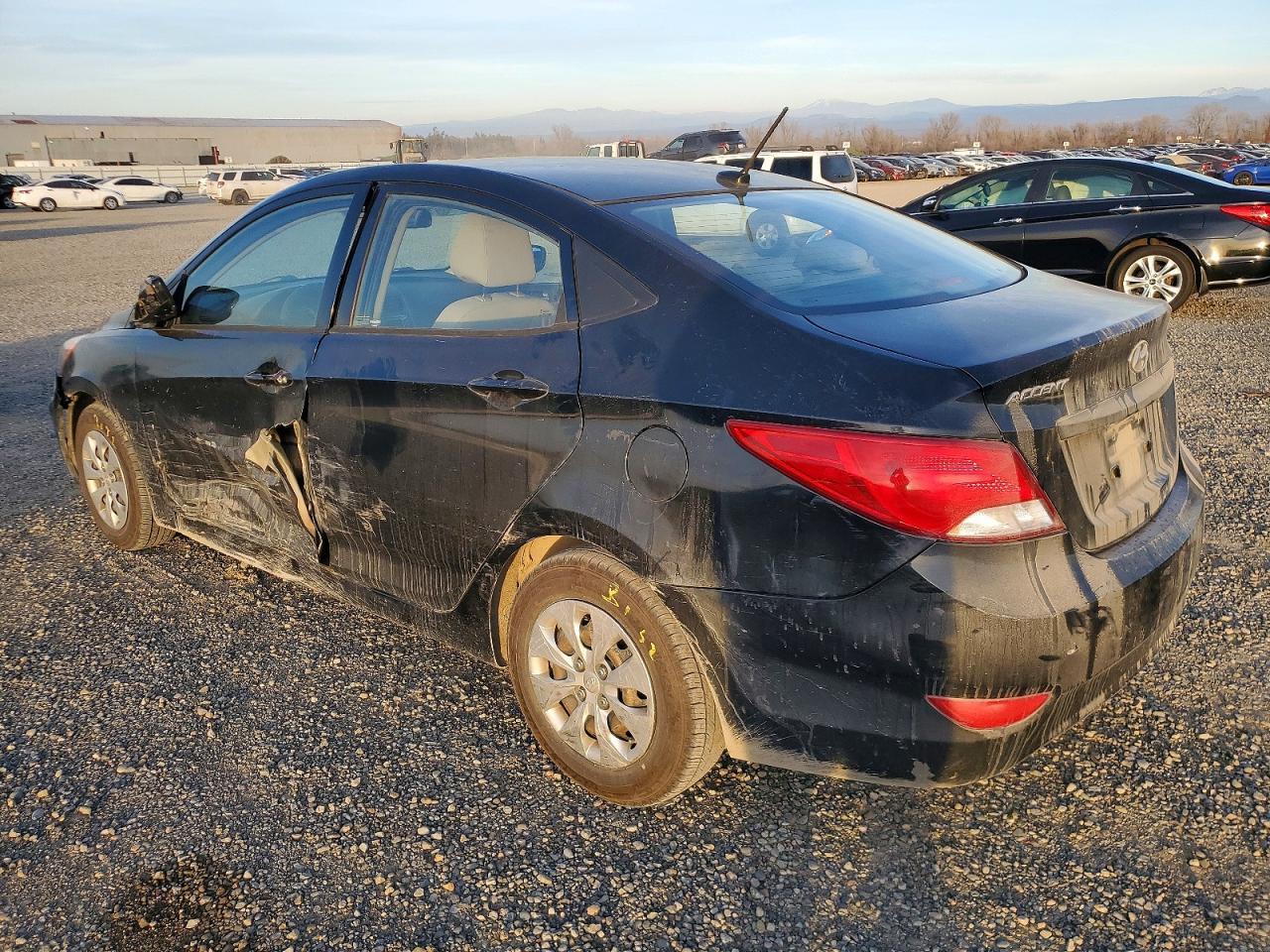 2016 Hyundai Accent Se - Фото 2