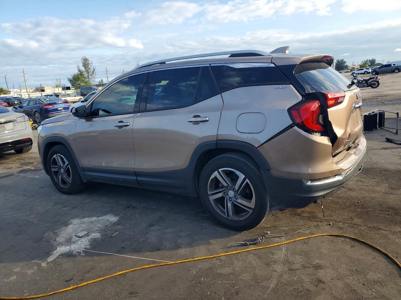2018 GMC Terrain Slt - Image 2