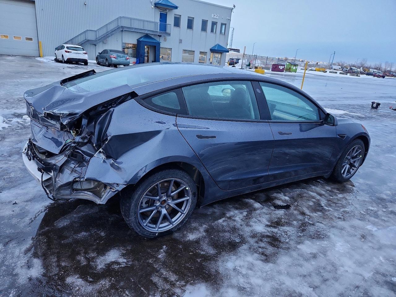 2023 Tesla Model 3 - Фото 3