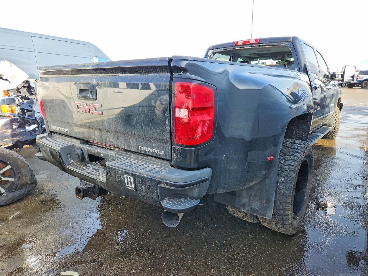 2018 GMC Sierra K3500 Denali - Image 3