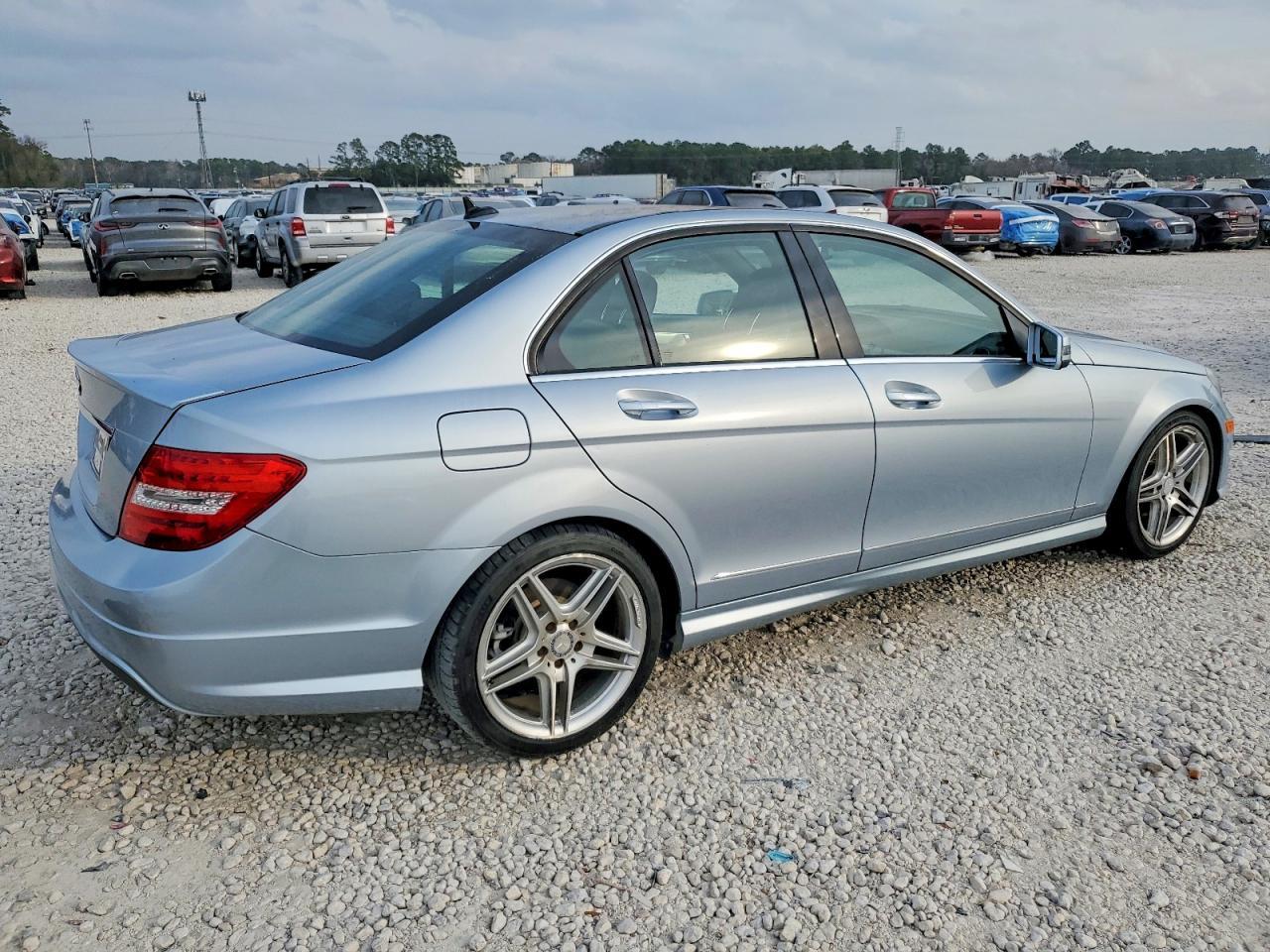 2013 Mercedes-Benz C 250 - Image 3