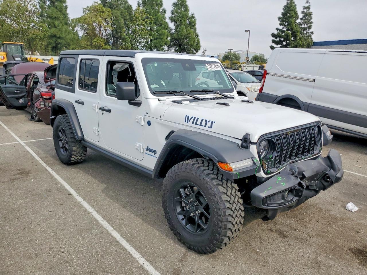 2025 Jeep Wrangler Sport 4Xe - Image 4