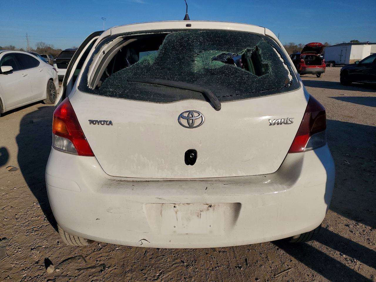 2010 Toyota Yaris - Image 6