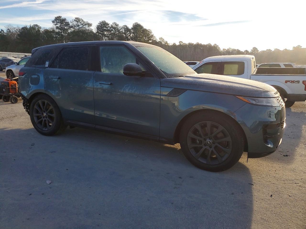 2025 Land Rover Range Rover Sport Se - Image 4