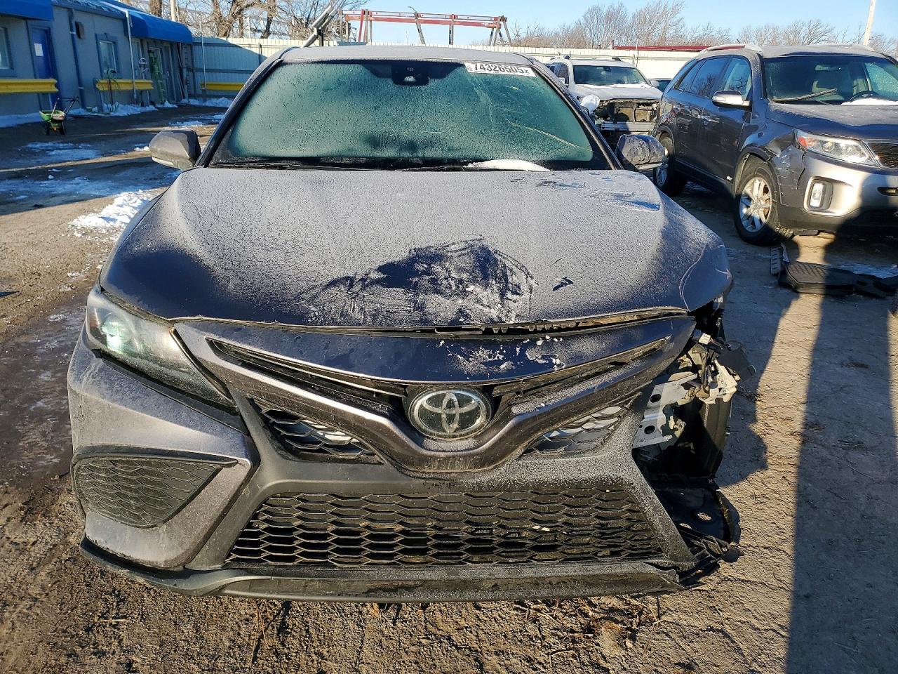2022 Toyota Camry Se - Фото 5