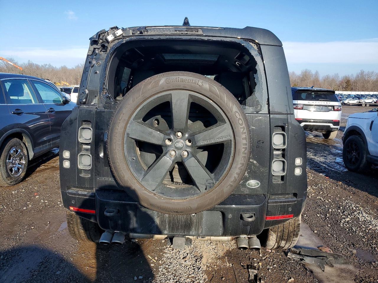 2022 Land Rover Defender 110 - Фото 6