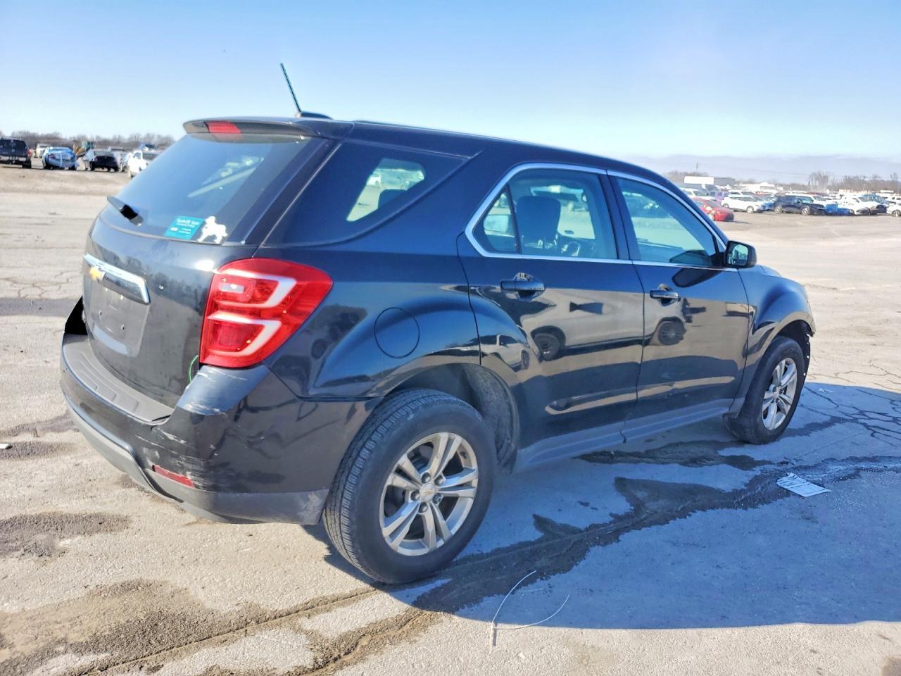 2017 Chevrolet Equinox Ls - Image 3