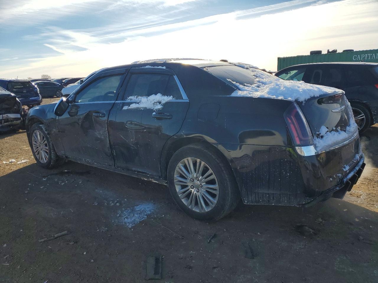 2013 Chrysler 300C - Фото 2