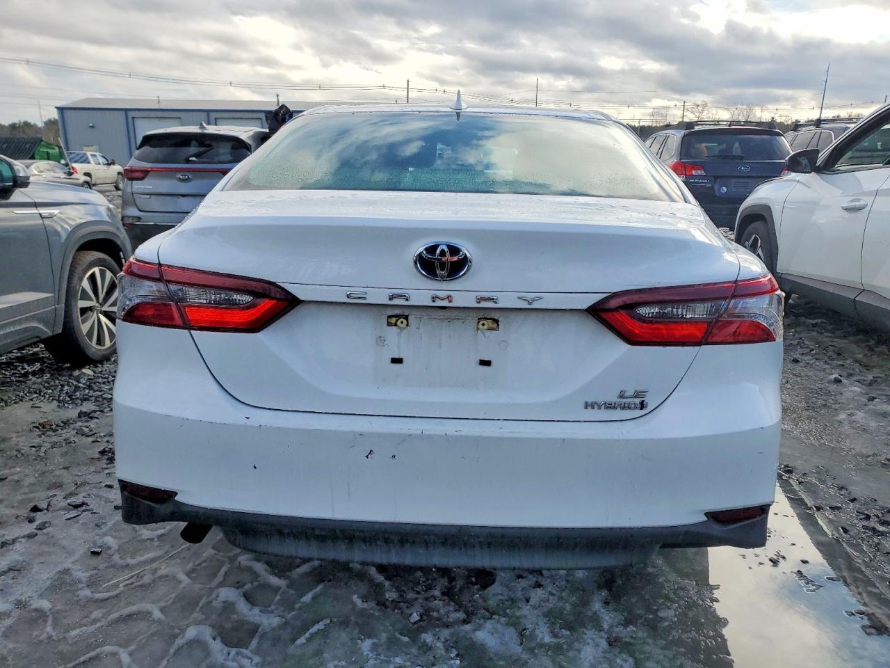 2022 Toyota Camry Hybrid Le - Фото 6