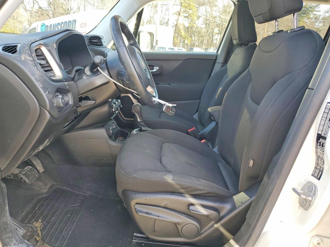 2017 Jeep Renegade Latitude - Image 7
