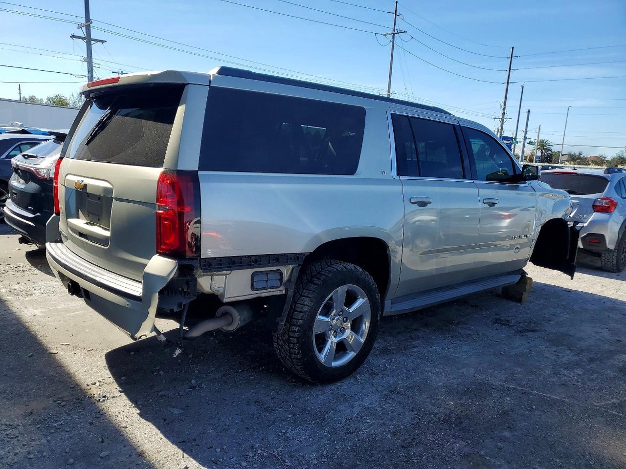 2015 Chevrolet Suburban C1500 Lt - Фото 3