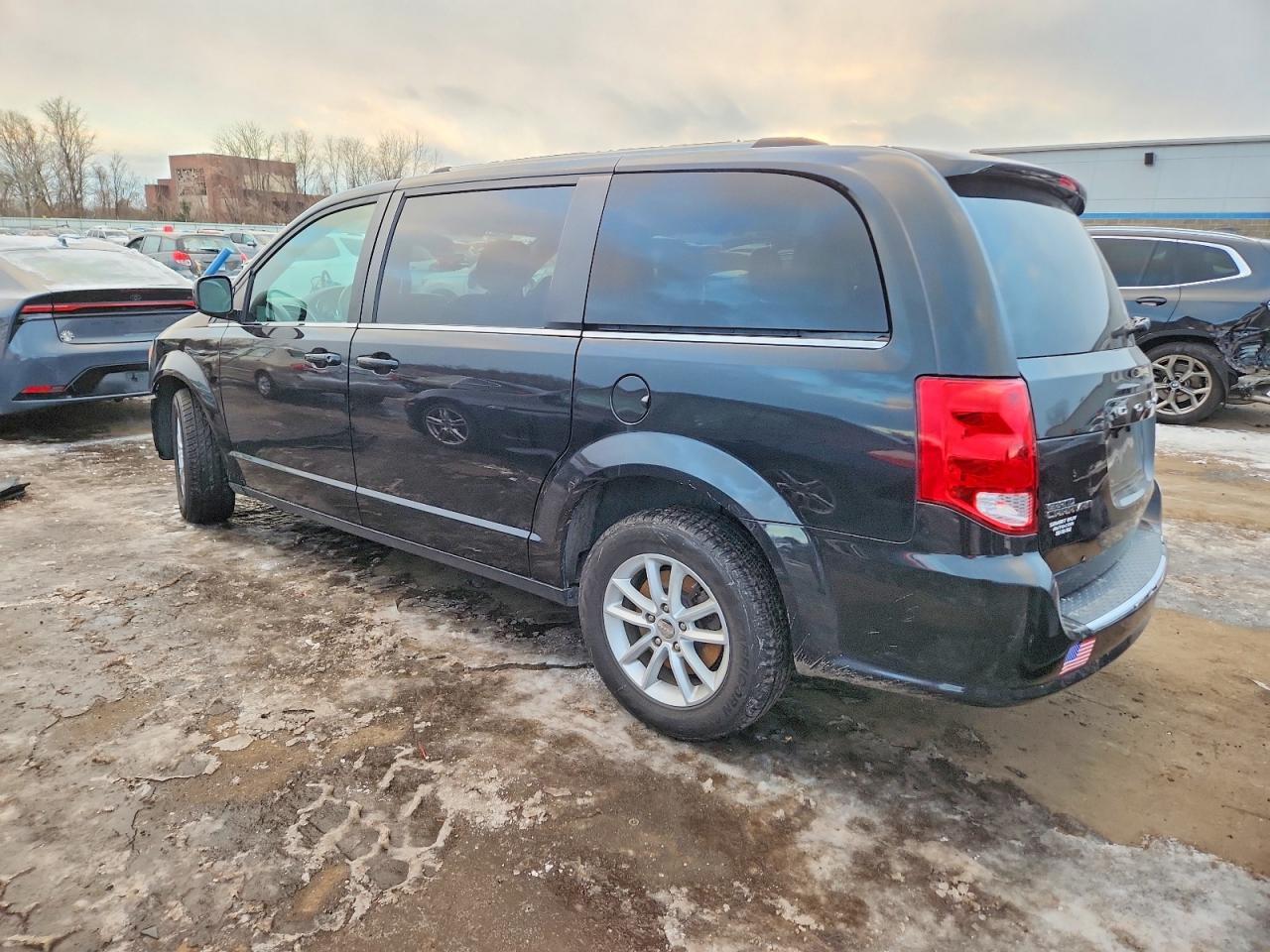 2019 Dodge Grand Caravan Sxt - Фото 2