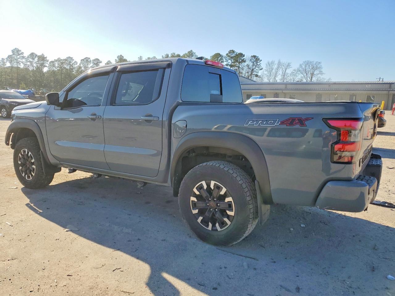 2023 Nissan Frontier S - Фото 2