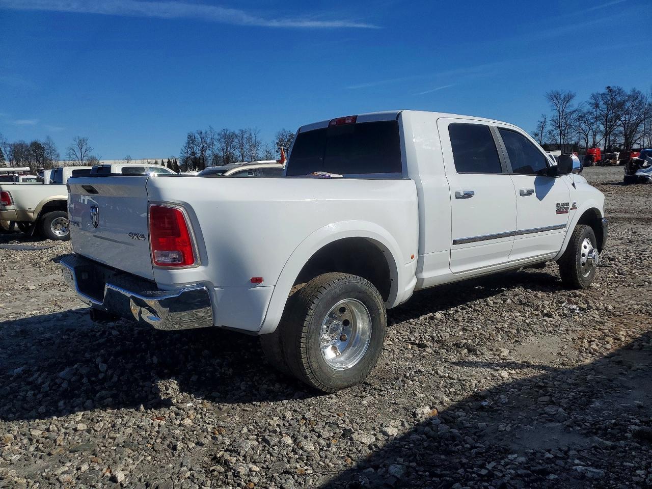 2015 Ram 3500 Longhorn - Фото 3