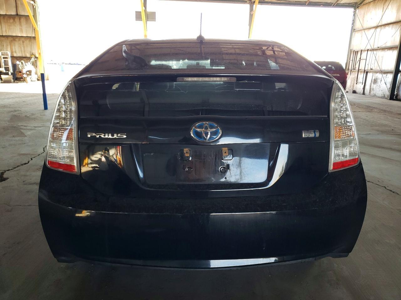 2011 Toyota Prius - Фото 6