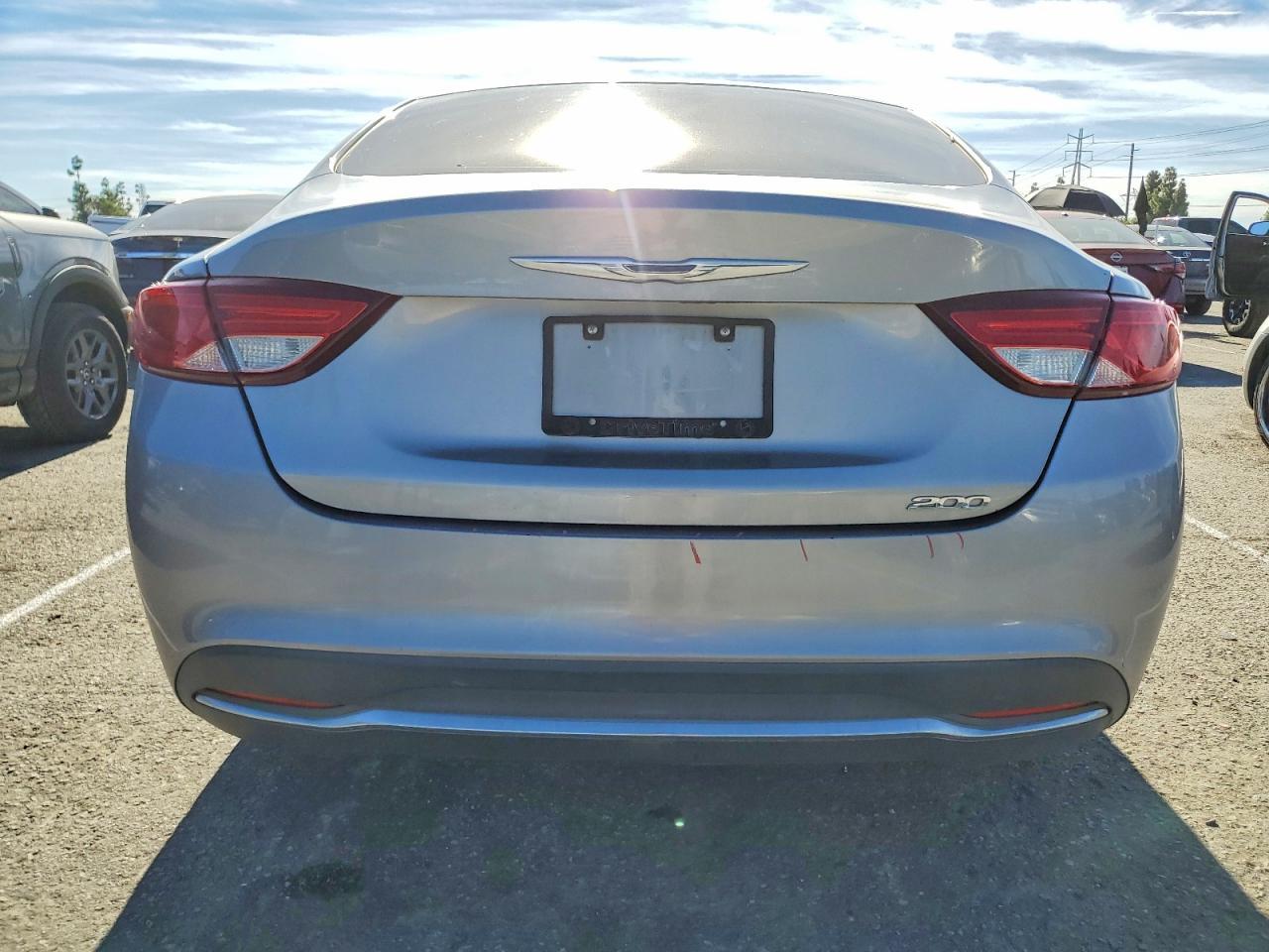 2015 Chrysler 200 Limited - Фото 6