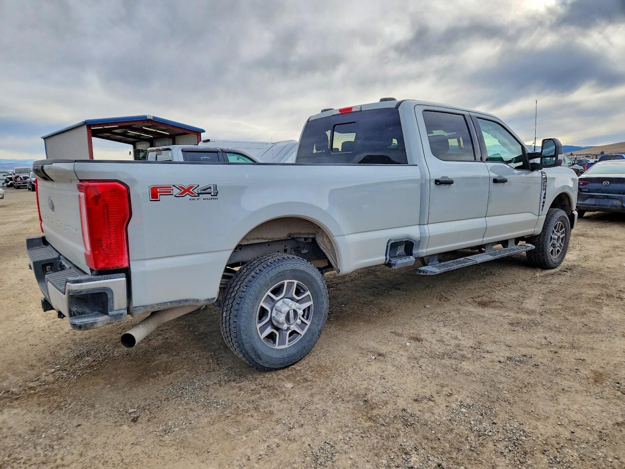 2025 Ford F250 Super Duty - Фото 3