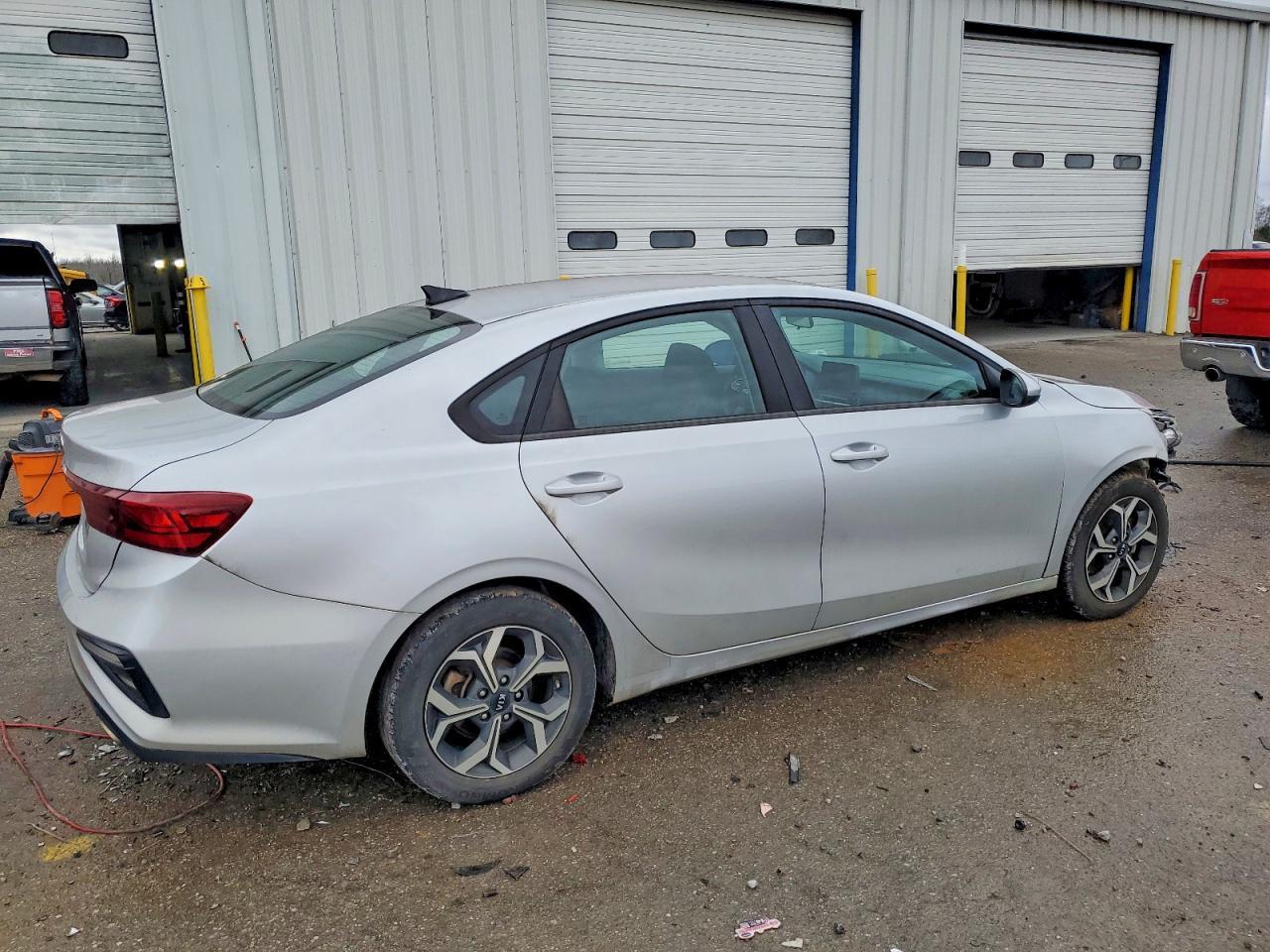 2021 Kia Forte Lxs - Image 3