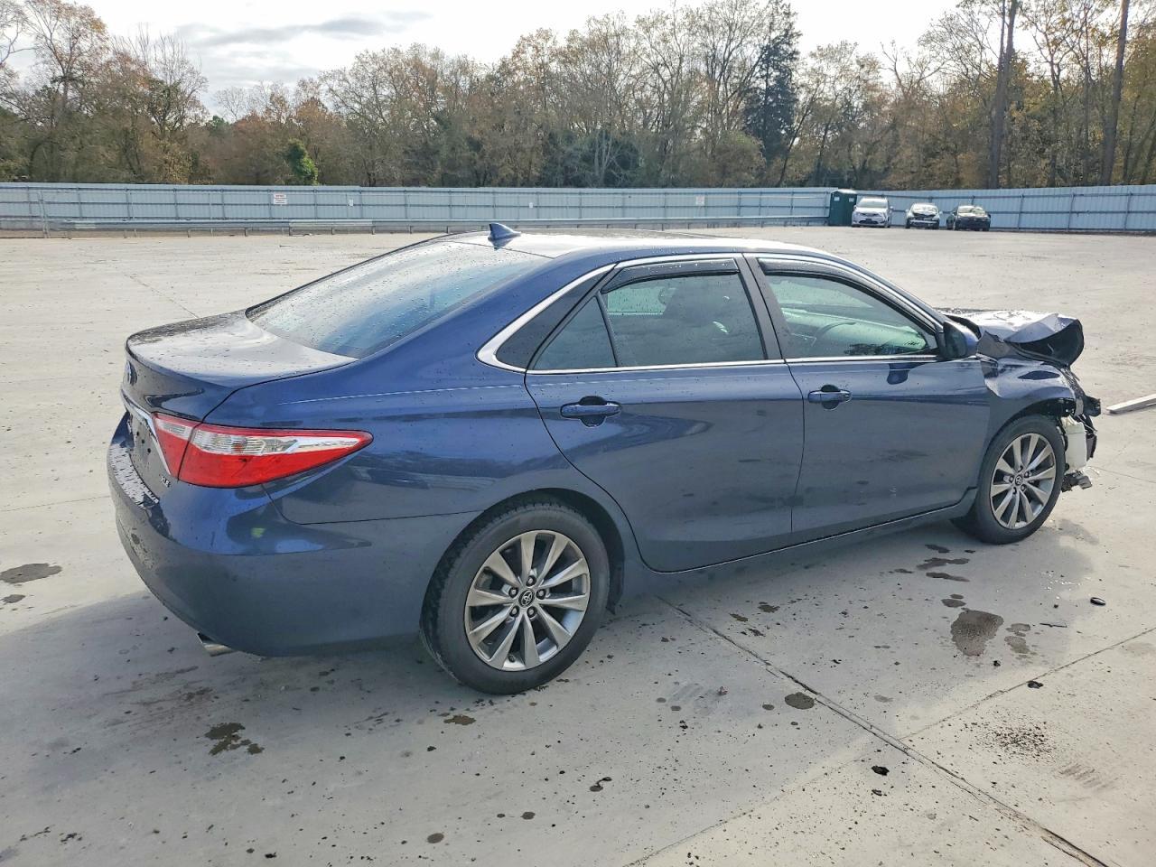2017 Toyota Camry Xle V6 - Фото 3