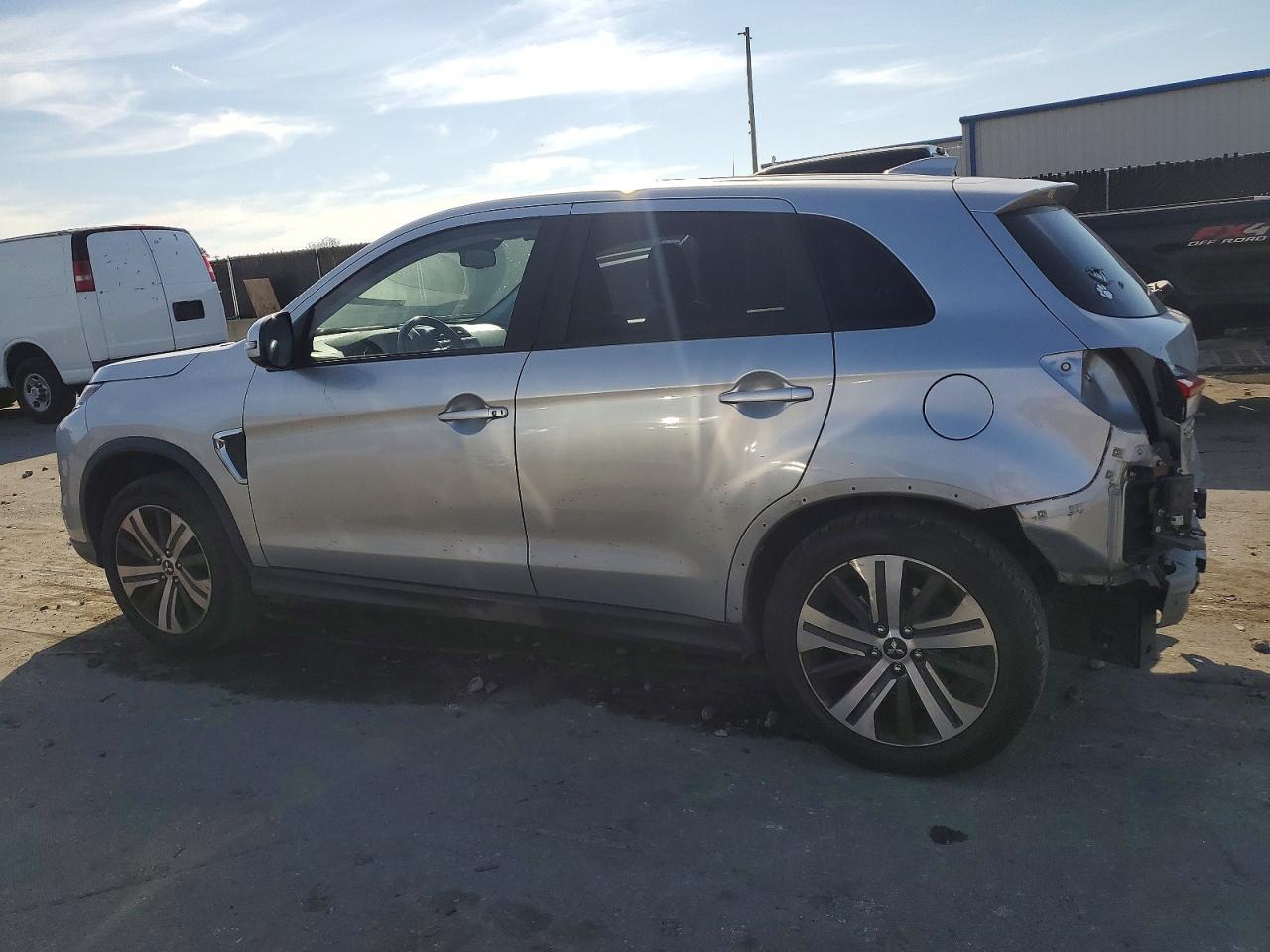 2021 Mitsubishi Outlander Sport Se - Image 2