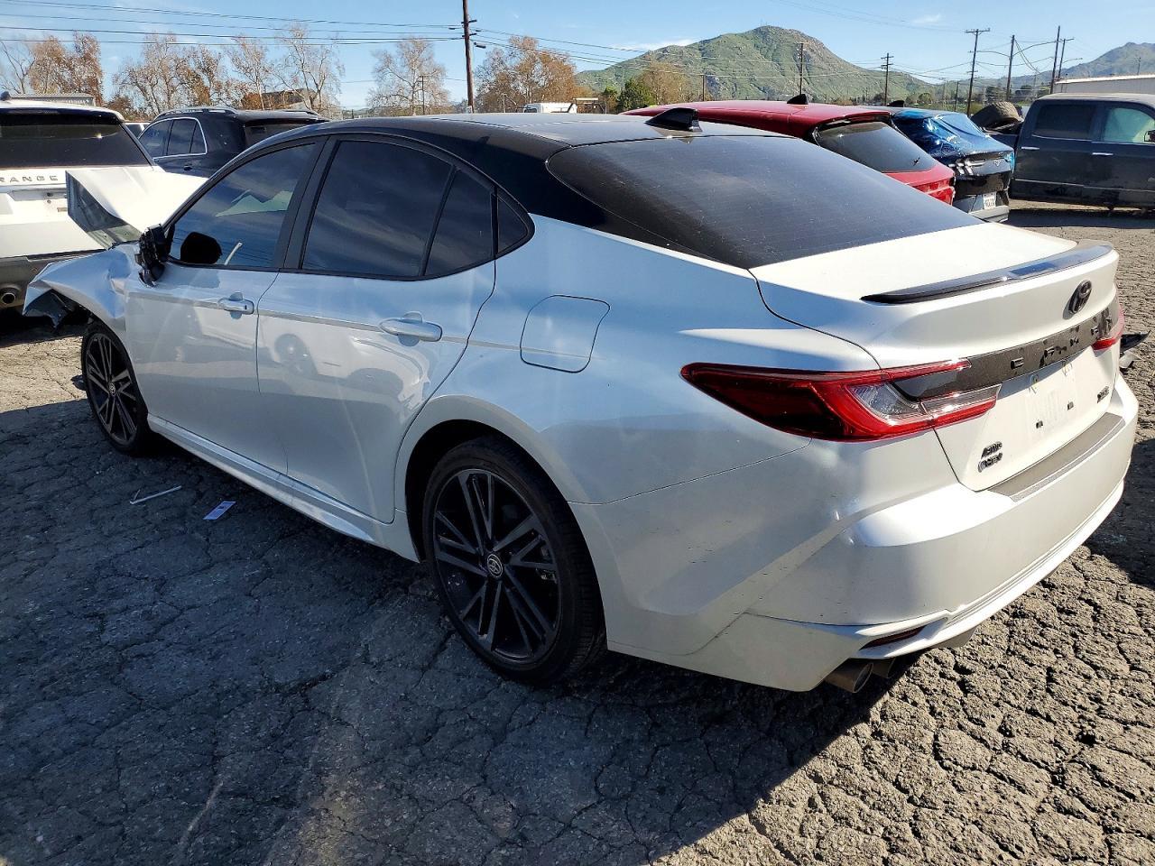 2025 Toyota Camry Xse - Фото 2