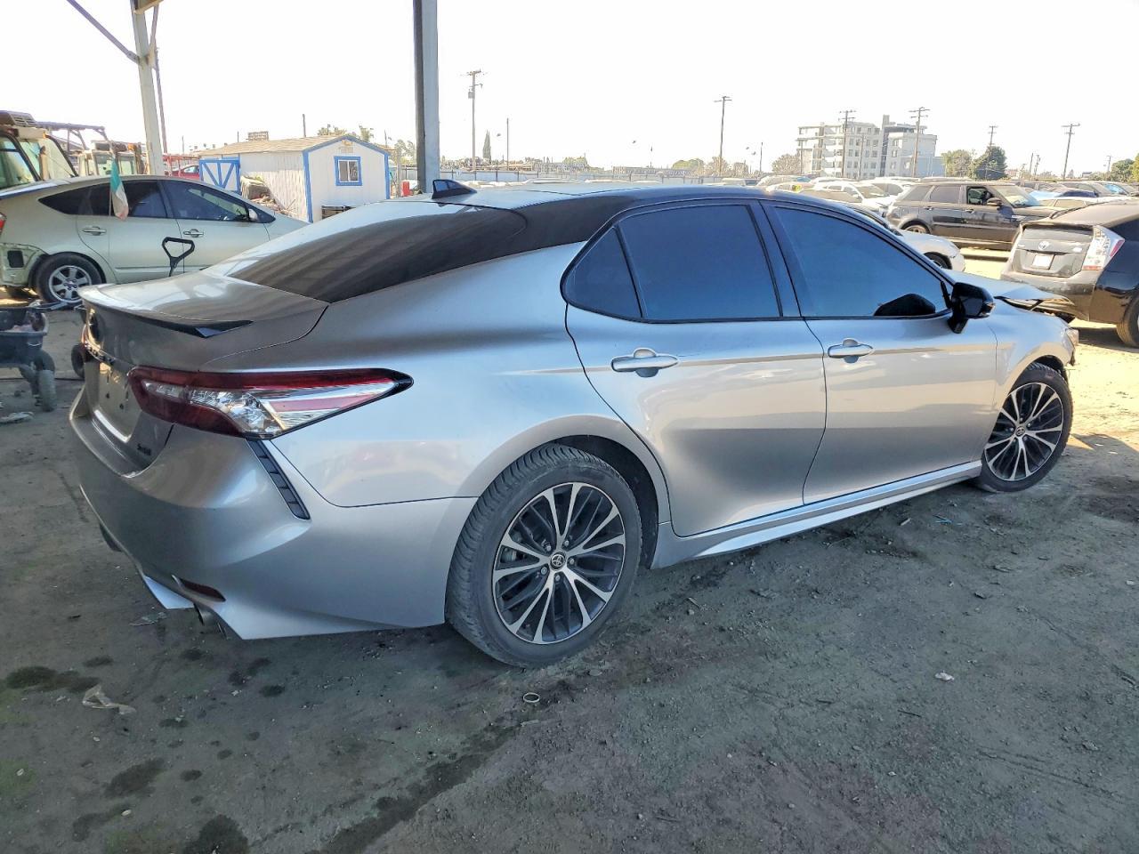 2019 Toyota Camry Xse - Фото 3