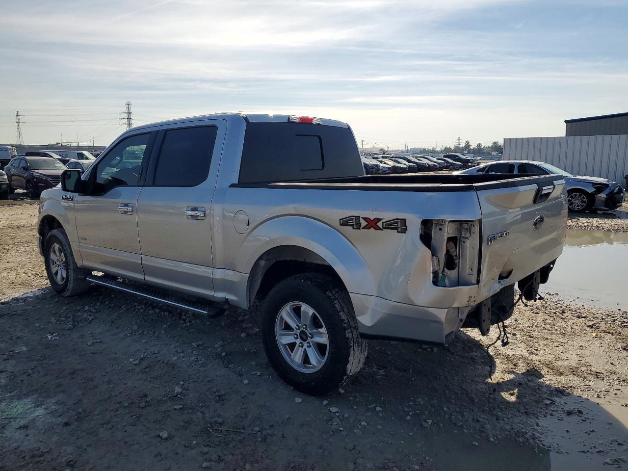 2016 Ford F150 Supercrew - Фото 2