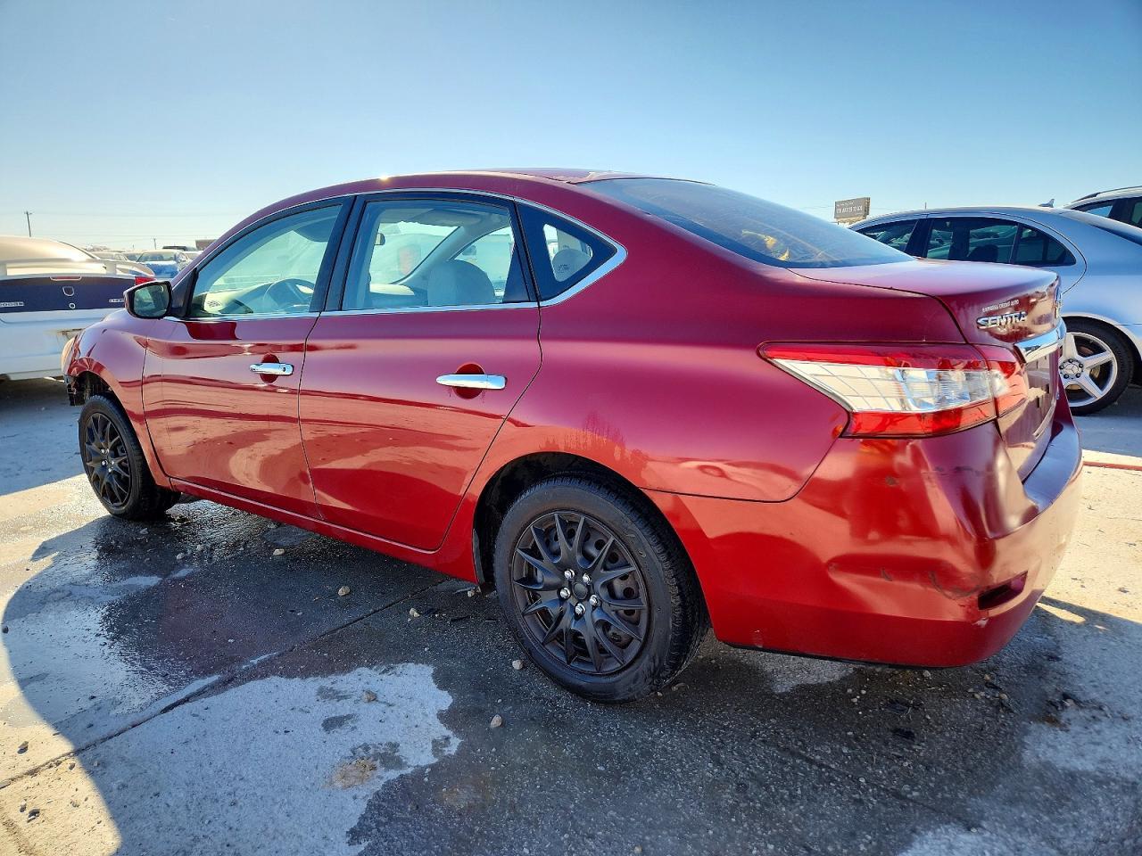 2014 Nissan Sentra S - Фото 2
