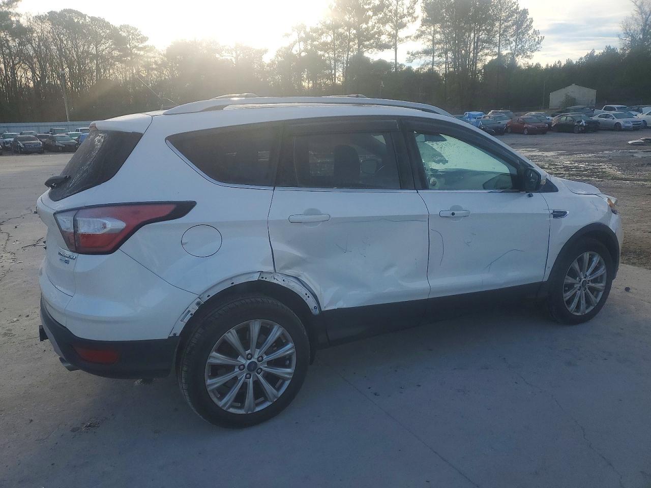 2018 Ford Escape Titanium - Фото 3